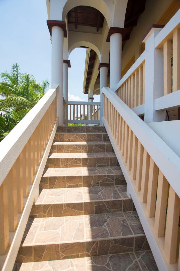 Caribbean Shores Bed & Breakfast Dangriga Zewnętrze zdjęcie